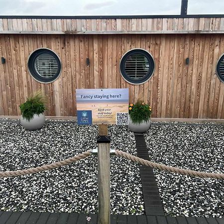 Humberston Boathouse Lodge & Hot Tub - Cleethorpes Beach Cabin Chalet Ngoại thất bức ảnh